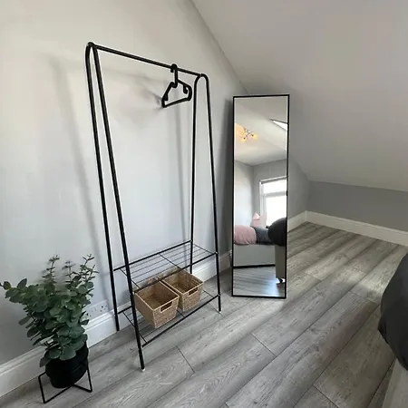 Dvm Escape Flat 3 Apartment Bristol