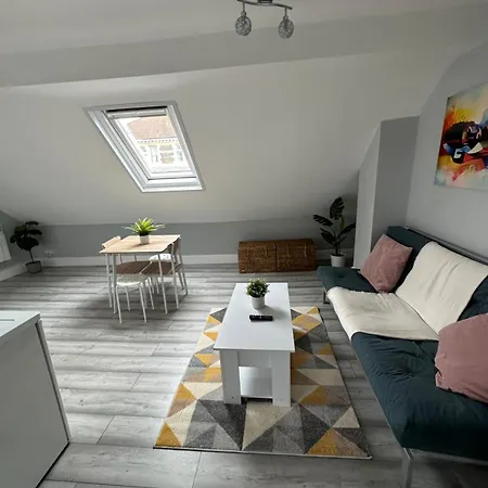 Dvm Escape Flat 3 Apartment