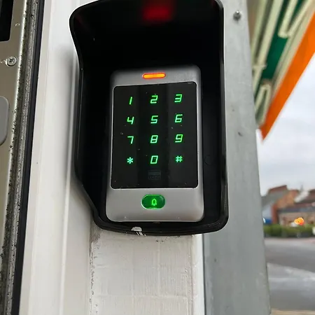 Dvm Escape Flat 3 Bristol